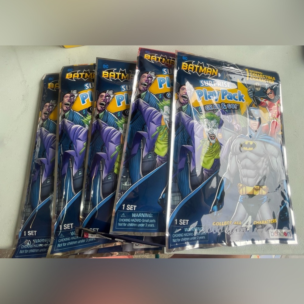 5 Batman Surprise Play Pack Sticker Crayons w Full Size Book